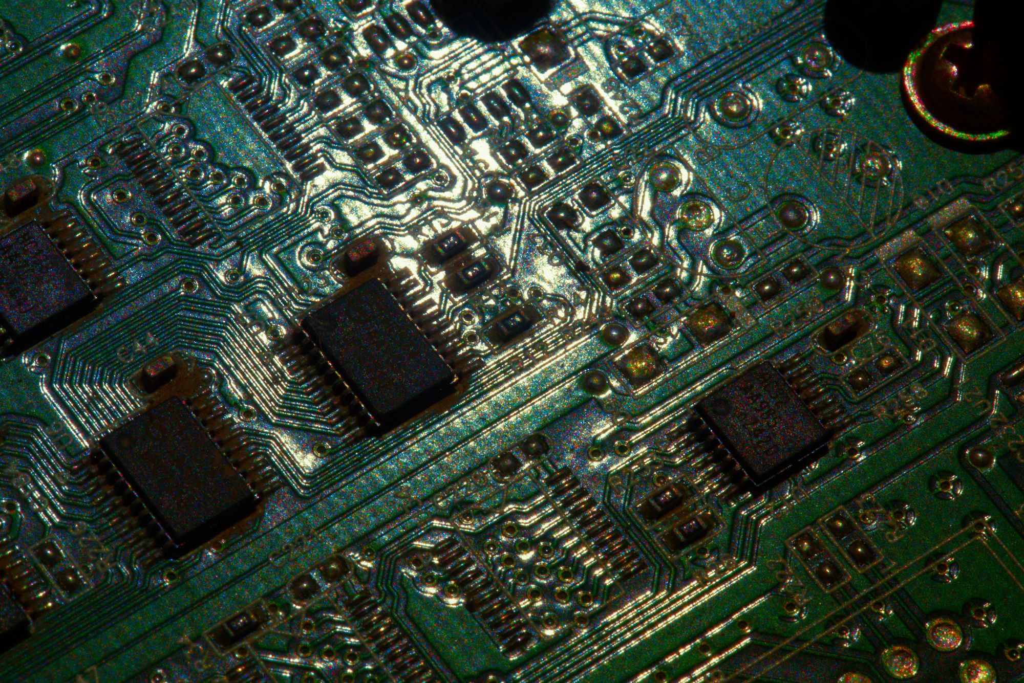 stills_402636_omar-belattar